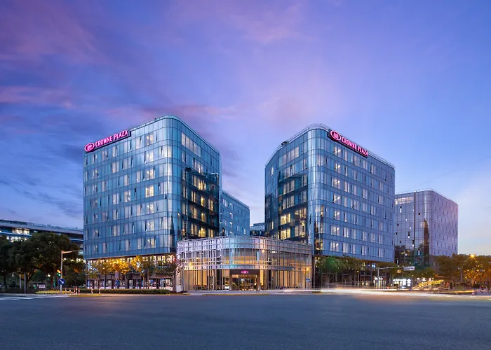 Crowne Plaza Shanghai Hongqiao, an IHG hotel